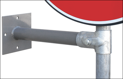 CVS049 - Staffa tubolare a muro per stradali con kit