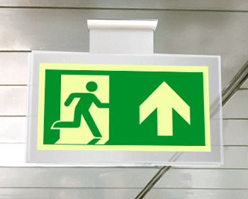 SEPSE715103SR - targa PLexiglass sospesa  uscita emergenza avanti EN ISO 7010 E002