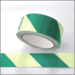 [L9422] L9422 - Rotolo autoadesivo fotoluminescente  strisce verdi